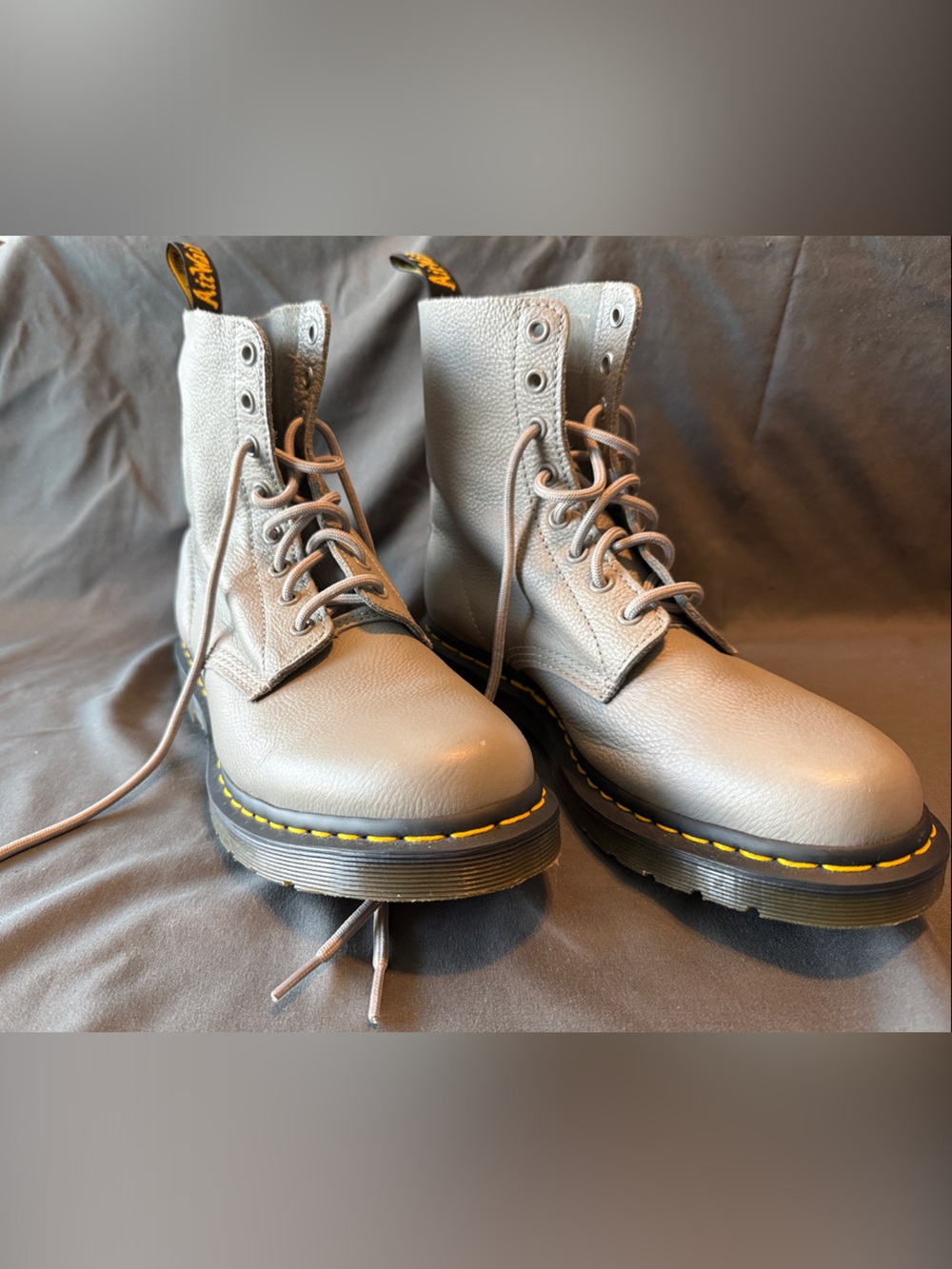 Dr. Martens Medium Grey Soft Virginia Leather 1460 Pascal